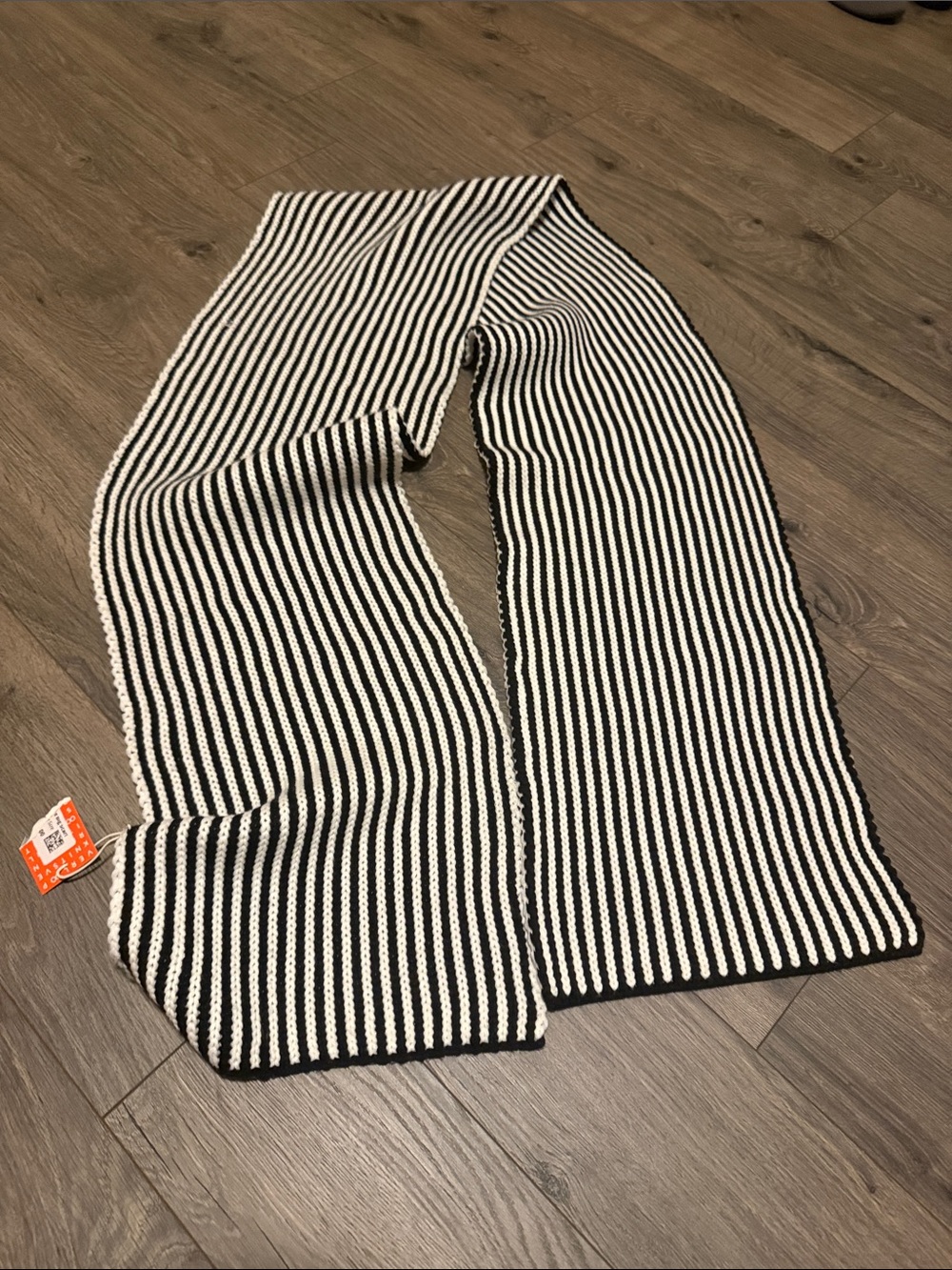 Verloop Black & White Striped Knit Scarf nwt